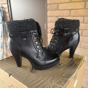 Dream Pairs Black Lace Up Heeled Boots